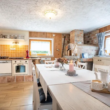 Lovely Rustic House Pr' Cut Žirovnica