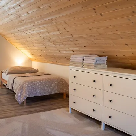 Lovely Rustic House Pr' Cut Apartment