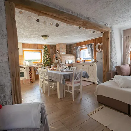 Lovely Rustic House Pr' Cut Žirovnica