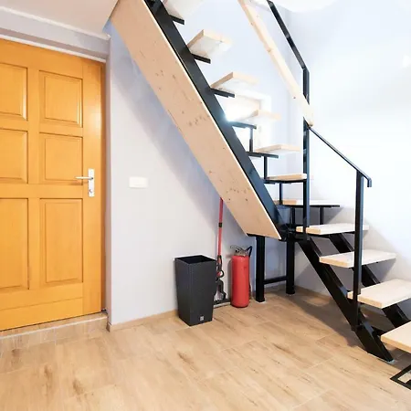 Apartment Lovely Rustic House Pr' Cut