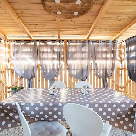 Lovely Rustic House Pr' Cut Apartamento