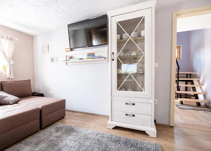 Lovely Rustic House Pr' Cut アパート *