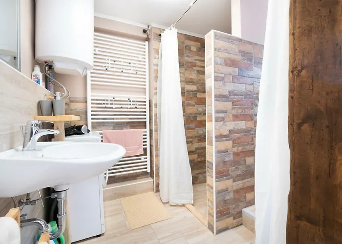 Lovely Rustic House Pr' Cut * زيروفنيكا