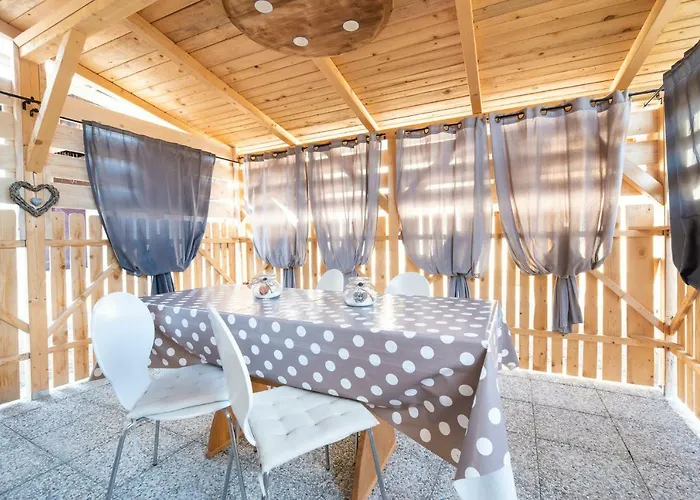 شقة Lovely Rustic House Pr' Cut