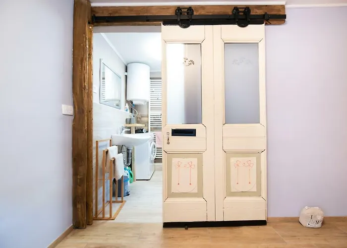 شقة Lovely Rustic House Pr' Cut